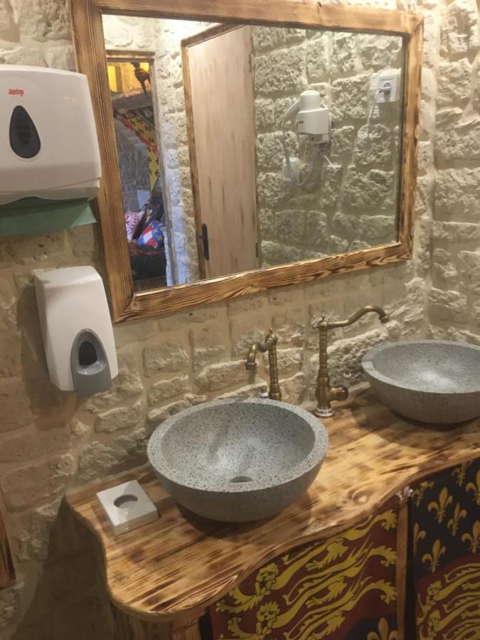 Chambre D'Hote Medieval Du Vieux Bourg Chailloue Экстерьер фото